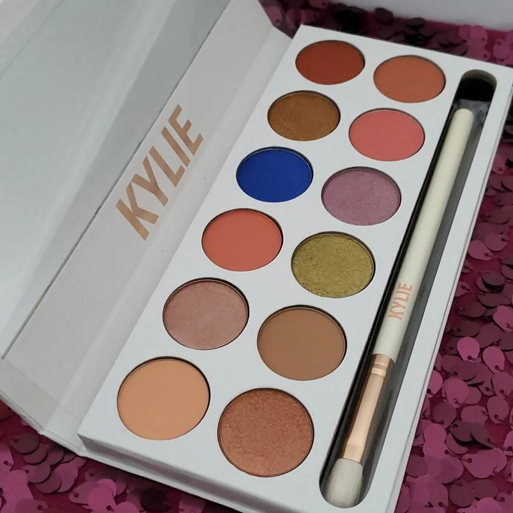 NWT Kylie The Royal Peach Palette